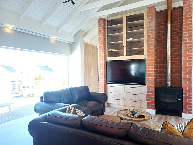 5 Bedroom Property for Sale in Pearl Bay Western Cape